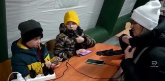 Kyiv faces blackout after Russian attack drives residents to